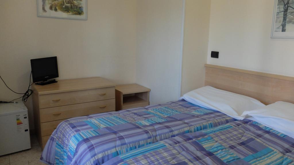 Hotel Dependance Montecatini Terme Habitación foto